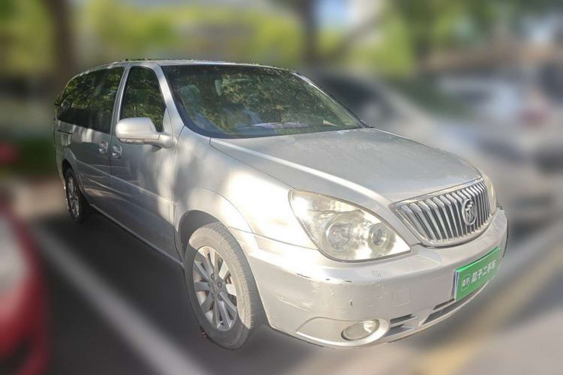 Used Buick GL8 2014 2.4L Executive Edition Front Right 45 Deg