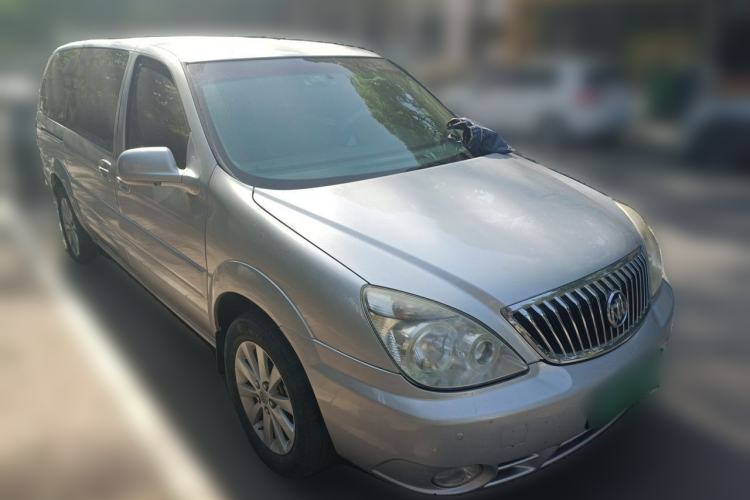Used Buick GL8 2014 2.4L Classic Edition Front Right 45 Deg