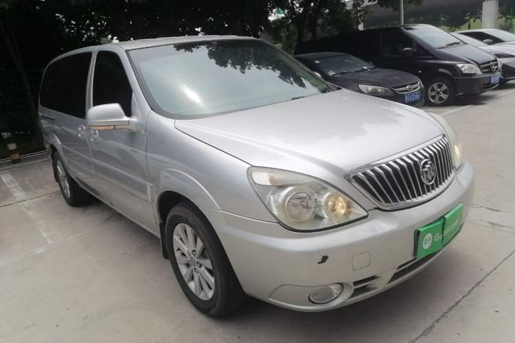 Used Buick GL8 2014 2.4L Classic Edition Front Right 45 Deg