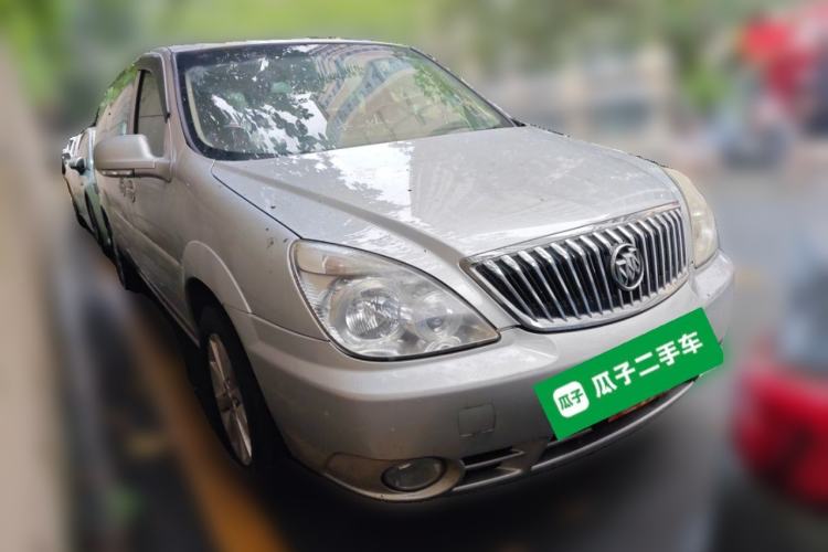 Used Buick GL8 2014 2.4L Classic Edition Front Right 45 Deg