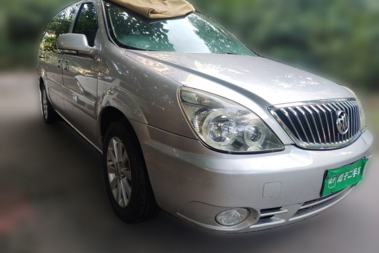 Used Buick GL8 2014 2.4L Executive Edition Front Right 45 Deg