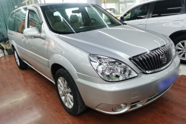 Used Buick GL8 2014 2.4L Classic Edition Front Right 45 Deg