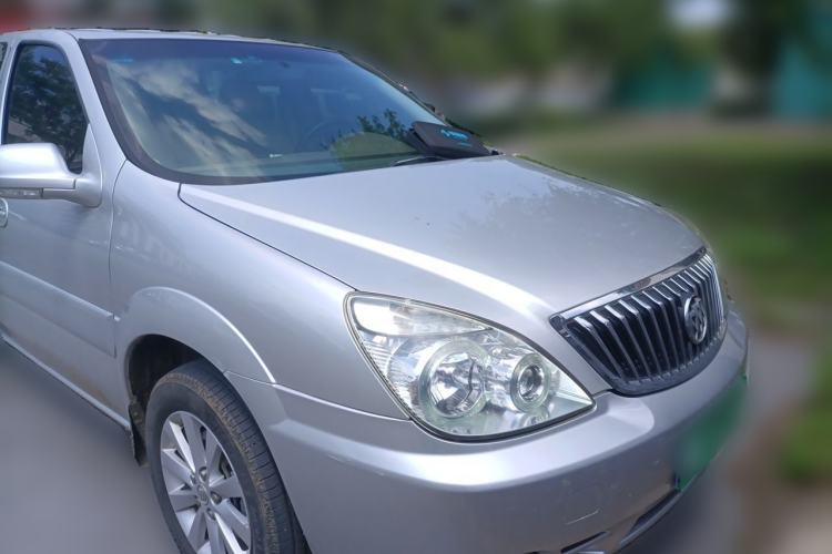 Used Buick GL8 2014 2.4L Classic Edition Front Right 45 Deg