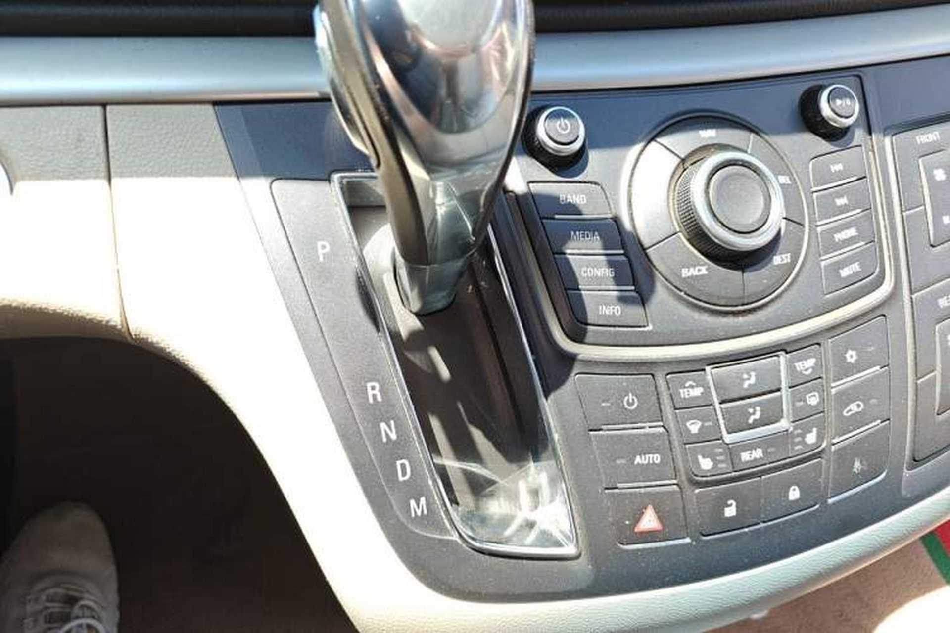 Used Buick GL8 2014 3.0L GT Luxury Business Haoya Edition Gear Lever