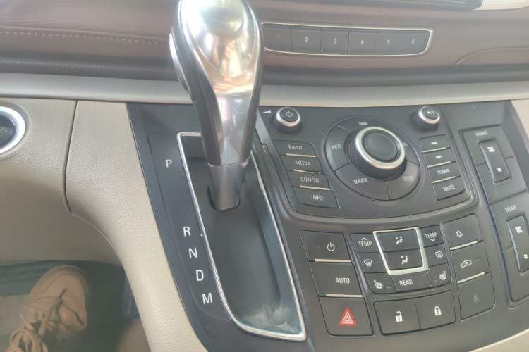Used Buick GL8 2014 3.0L GT Luxury Business Haoya Edition Gear Lever