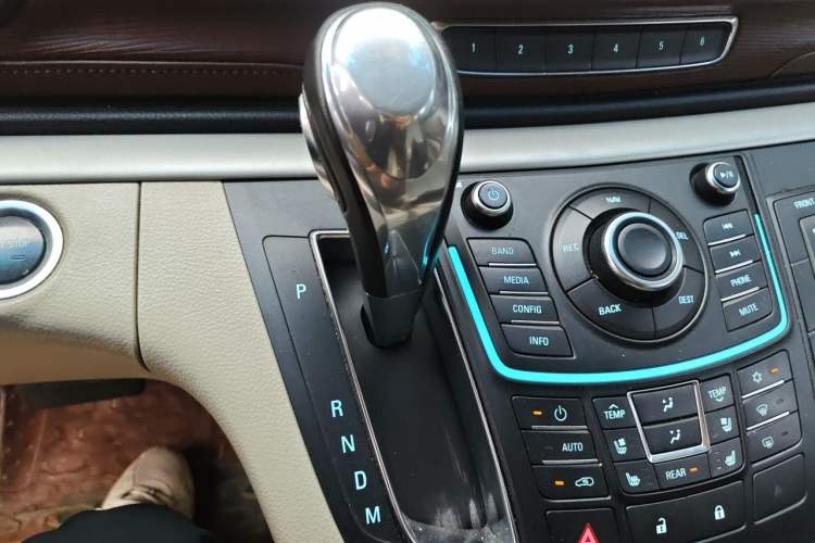 Used Buick GL8 2014 3.0L XT Luxury Business Flagship Edition Gear Lever