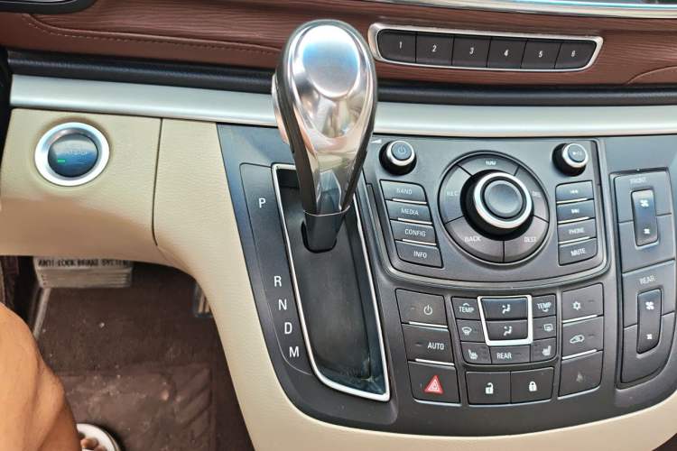 Used Buick GL8 2014 3.0L GT Luxury Business Haoya Edition Gear Lever