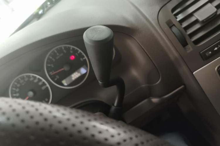 Used Buick GL8 2014 2.4L Comfort Edition Gear Lever