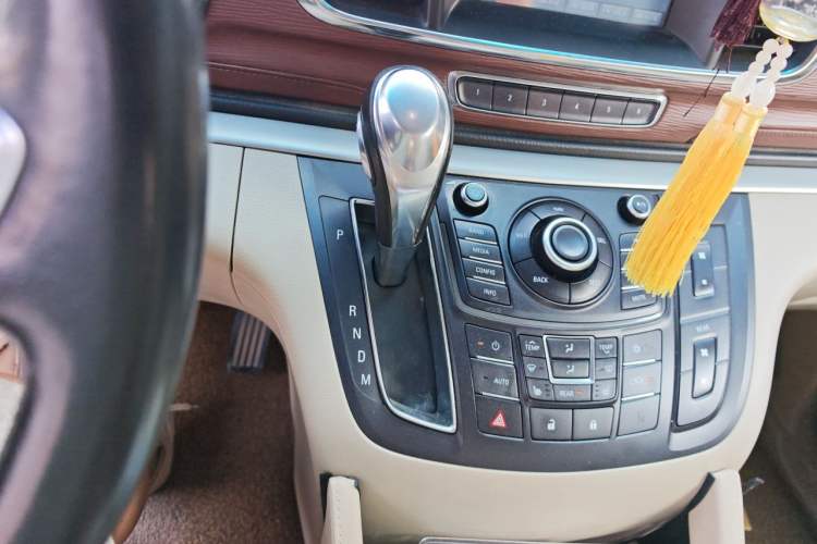 Used Buick GL8 2014 3.0L GT Luxury Business Haoya Edition Gear Lever