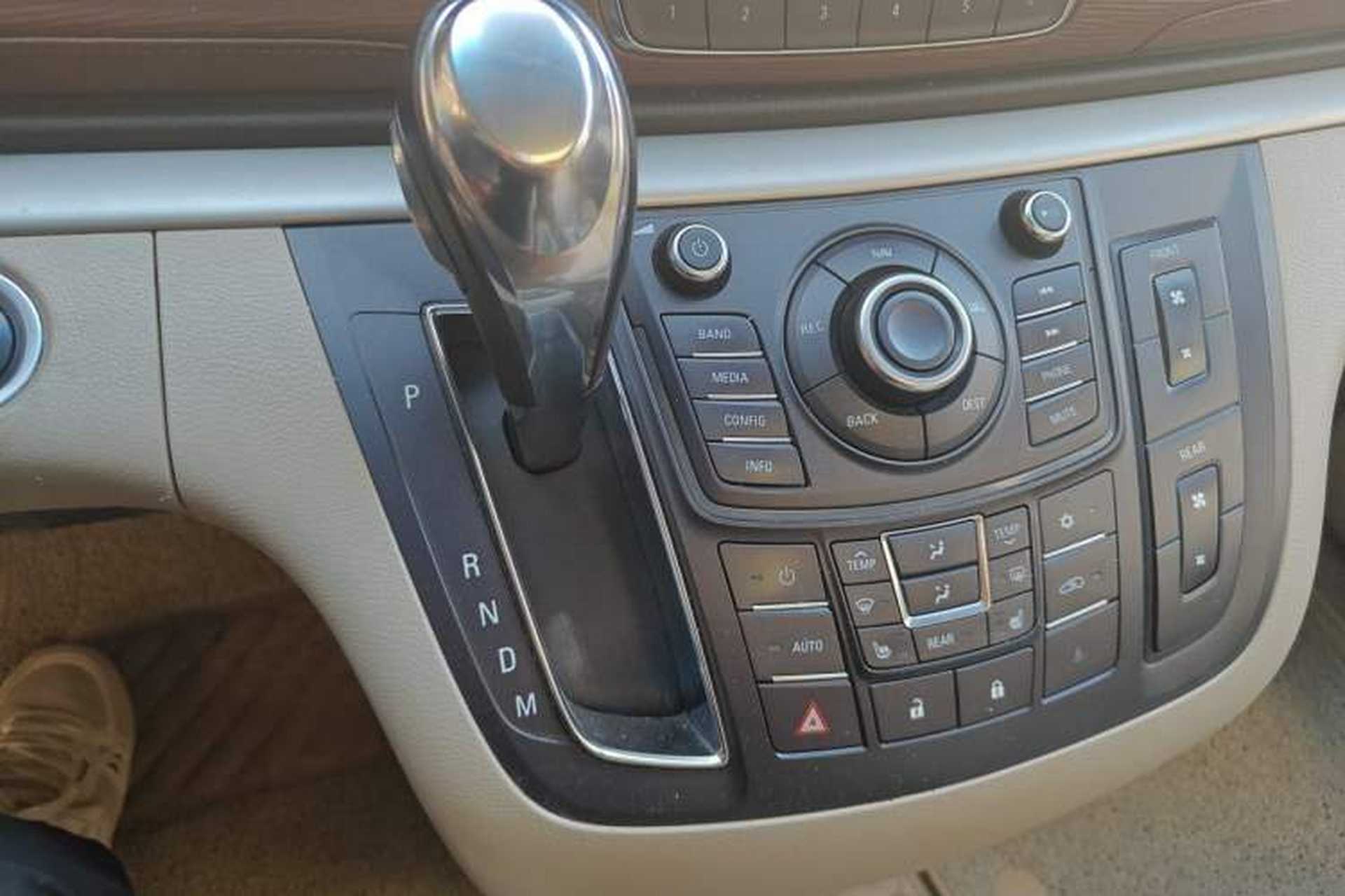 Used Buick GL8 2014 3.0L GT Luxury Business Haoya Edition Gear Lever