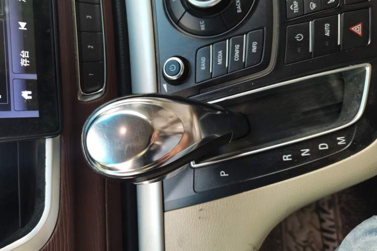 Used Buick GL8 2014 3.0L GT Luxury Business Haoya Edition Gear Lever