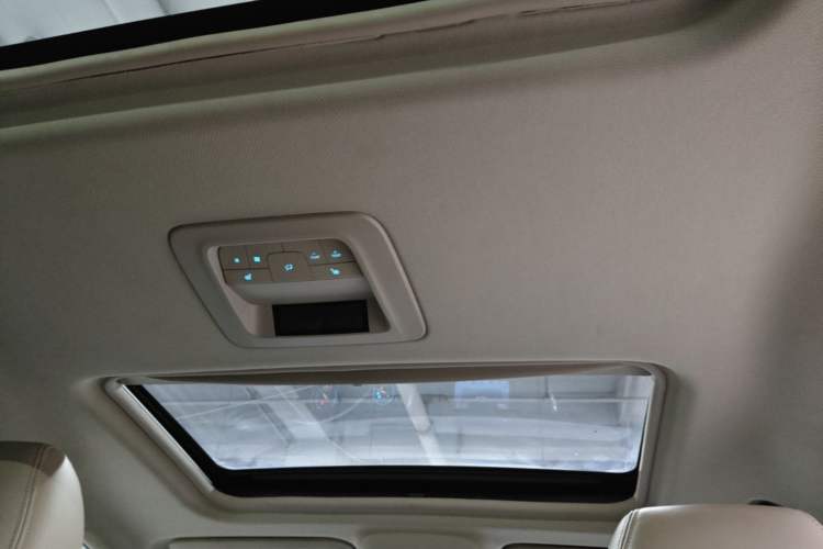 Used Buick GL8 2014 3.0L GT Luxury Business Haoya Edition Headliner