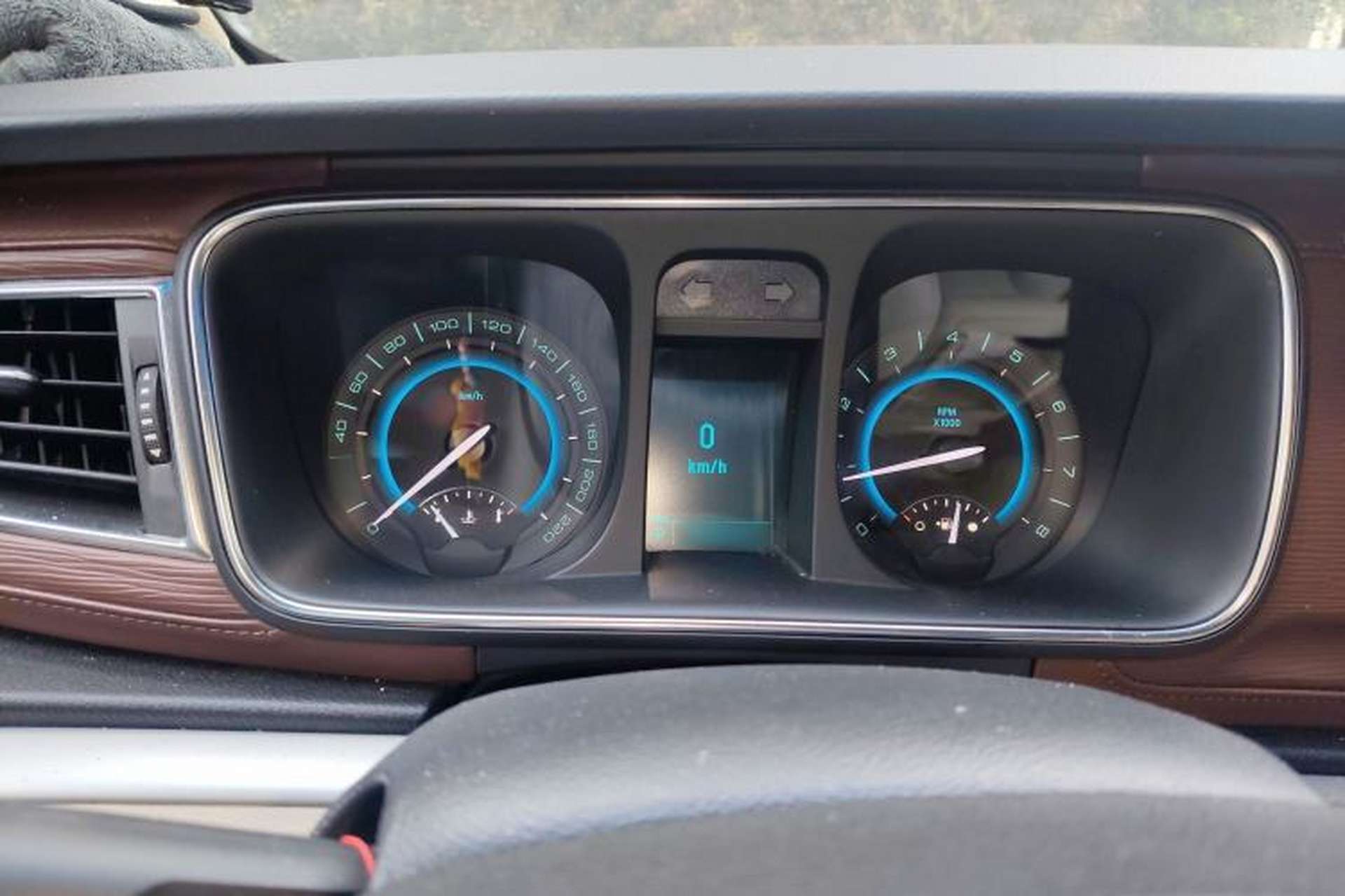 Used Buick GL8 2014 3.0L XT Luxury Business Flagship Edition Instrument Cluster