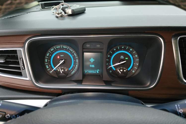 Used Buick GL8 2014 3.0L GT Luxury Business Haoya Edition Instrument Cluster
