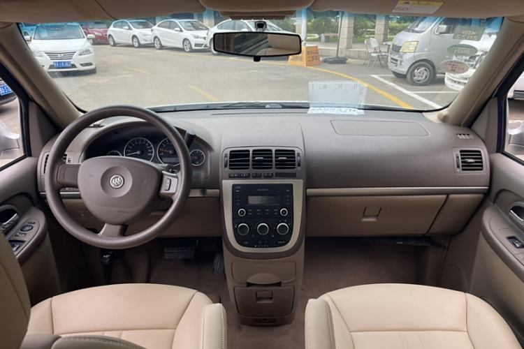 Used Buick GL8 2014 2.4L Classic Edition Interior 1