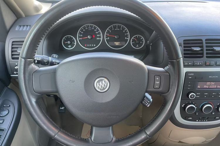 Used Buick GL8 2014 2.4L Executive Edition Interior 2