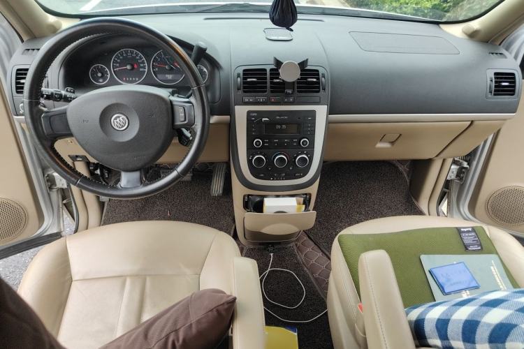 Used Buick GL8 2014 2.4L Executive Edition Interior 2
