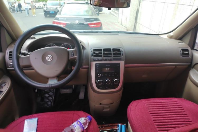 Used Buick GL8 2014 2.4L Comfort Edition Interior 2