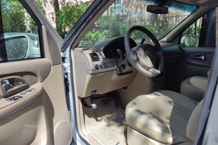 Used Buick GL8 2014 2.4L Comfort Edition Interior 3