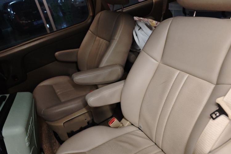 Used Buick GL8 2014 2.4L Classic Edition Interior 4