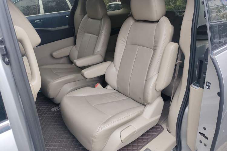 Used Buick GL8 2014 3.0L XT Luxury Business Flagship Edition Interior 4