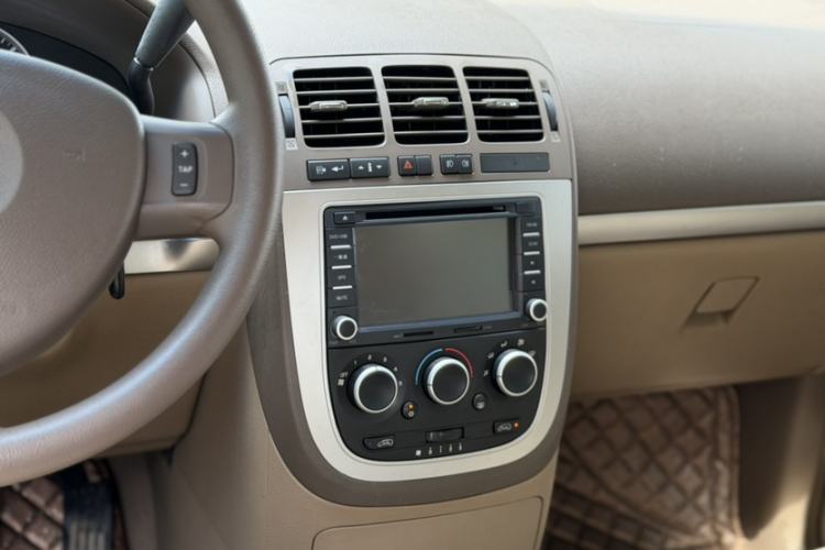 Used Buick GL8 2014 2.4L Classic Edition Interior 6