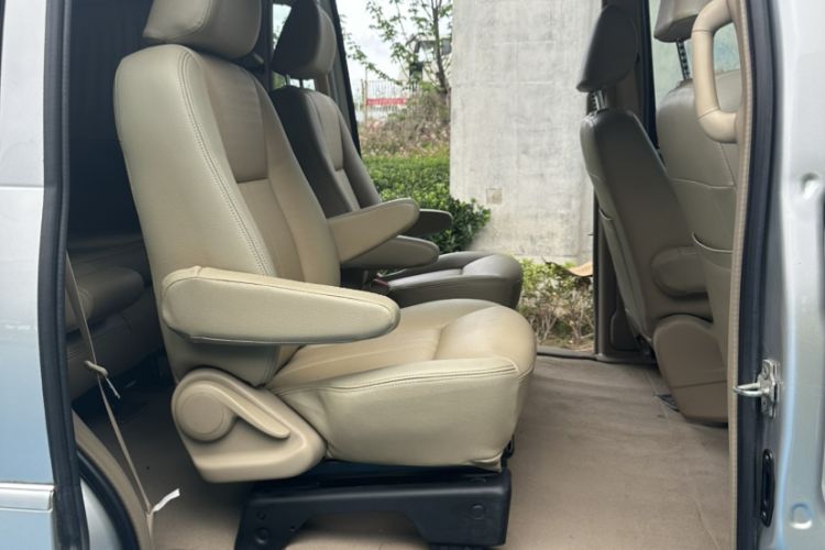 Used Buick GL8 2014 2.4L Classic Edition Interior 7