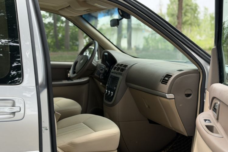 Used Buick GL8 2014 2.4L Classic Edition Interior 7