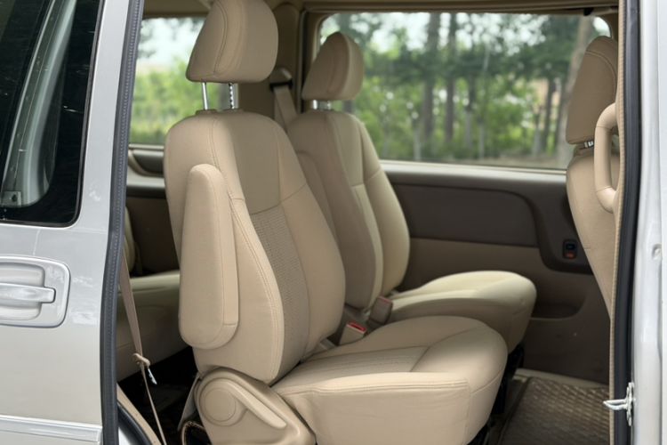 Used Buick GL8 2014 2.4L Classic Edition Interior 8