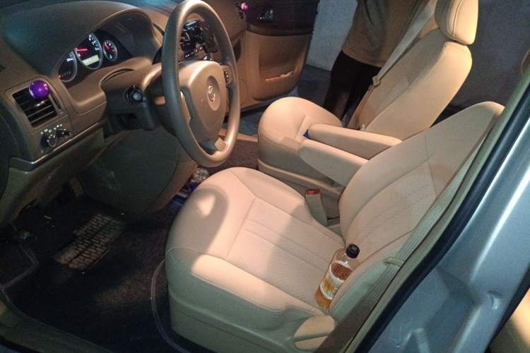 Used Buick GL8 2014 2.4L Classic Edition Left Front Seat