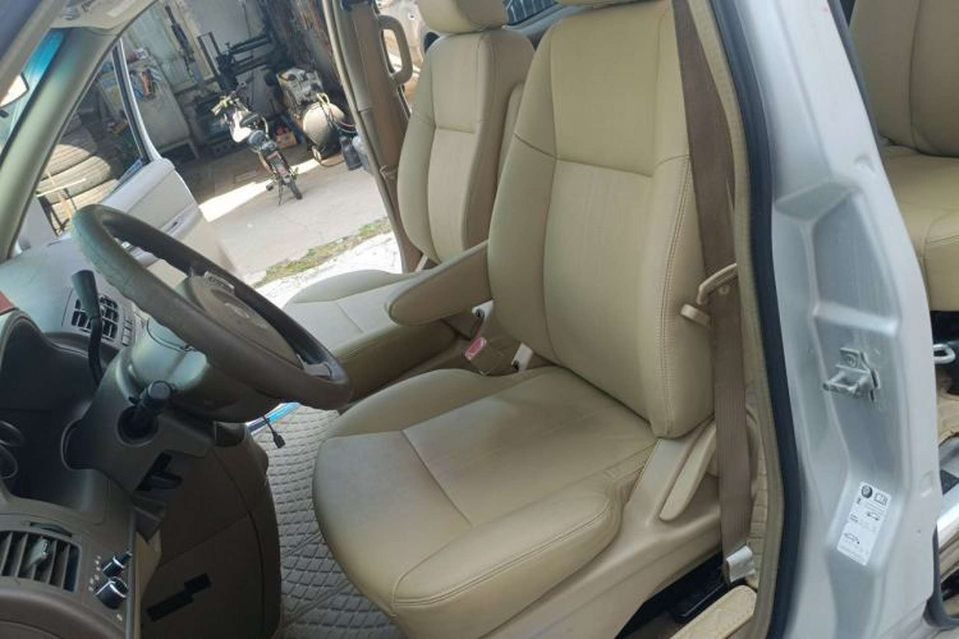 Used Buick GL8 2014 2.4L Classic Edition Left Front Seat