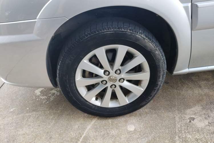 Used Buick GL8 2014 2.4L Classic Edition Left Front Wheel Hub