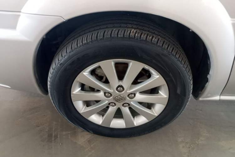 Used Buick GL8 2014 2.4L Executive Edition Left Front Wheel Hub