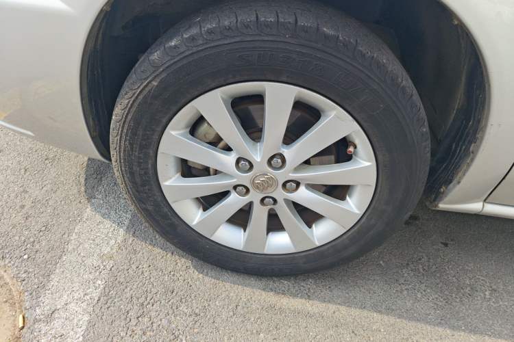 Used Buick GL8 2014 2.4L Classic Edition Left Front Wheel Hub