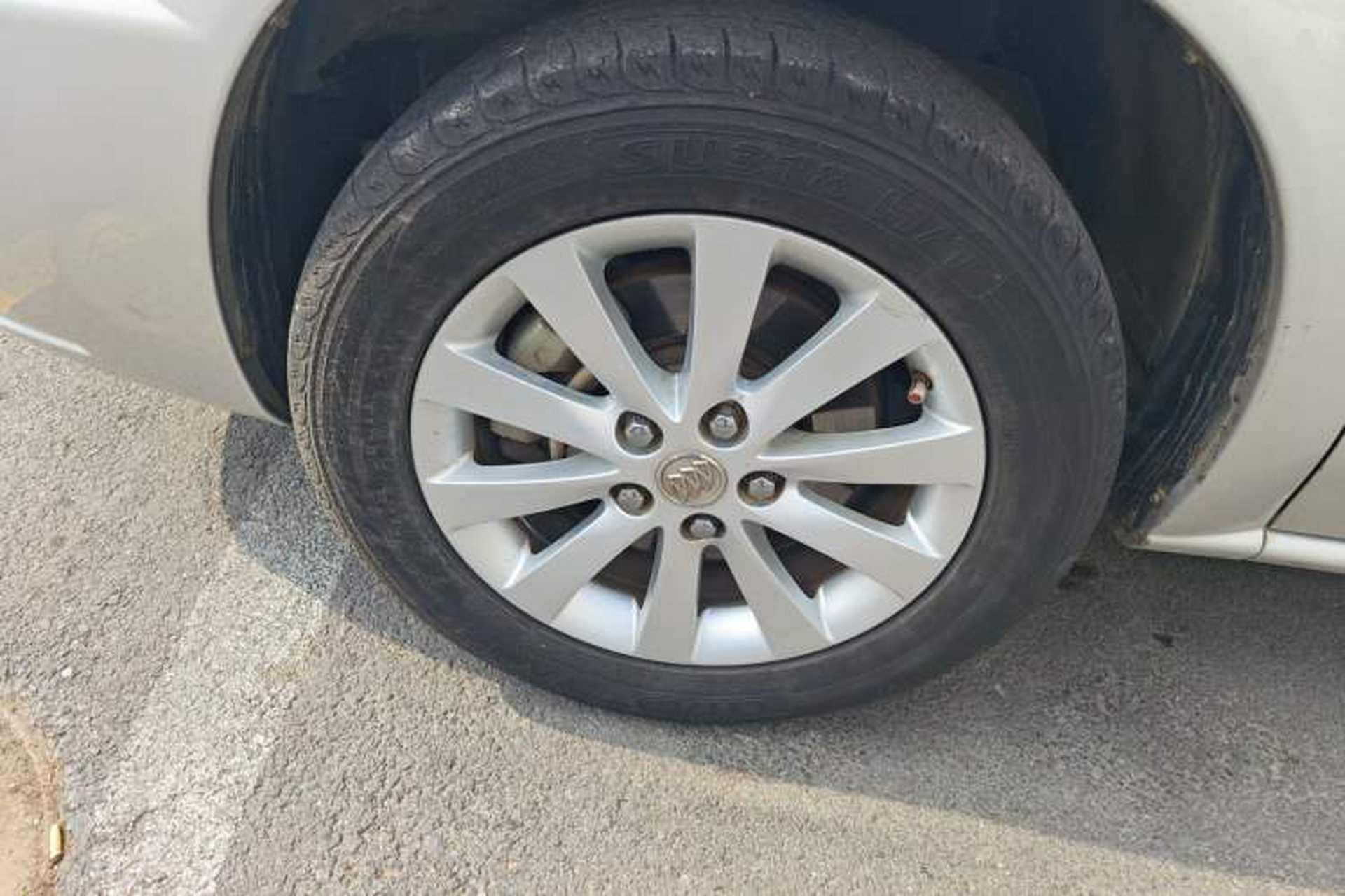 Used Buick GL8 2014 2.4L Classic Edition Left Front Wheel Hub