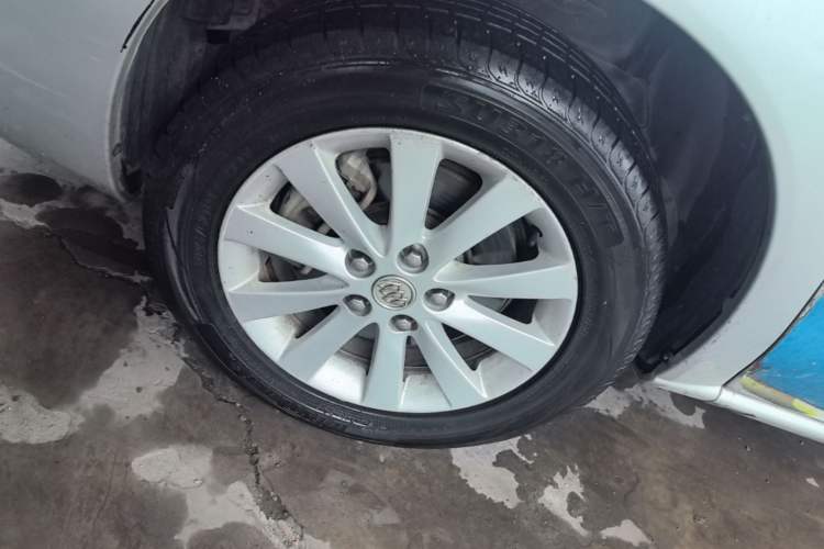 Used Buick GL8 2014 2.4L Classic Edition Left Front Wheel Hub