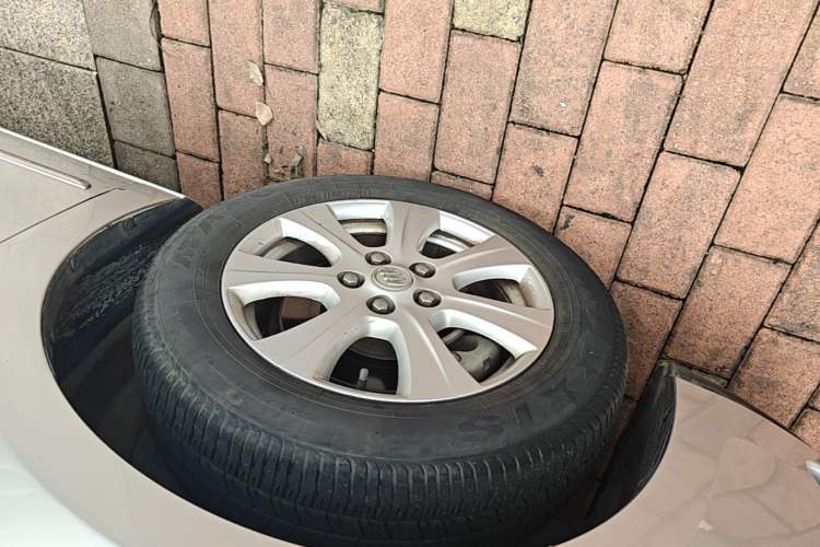 Used Buick GL8 2014 3.0L GT Luxury Business Haoya Edition Left Front Wheel Hub