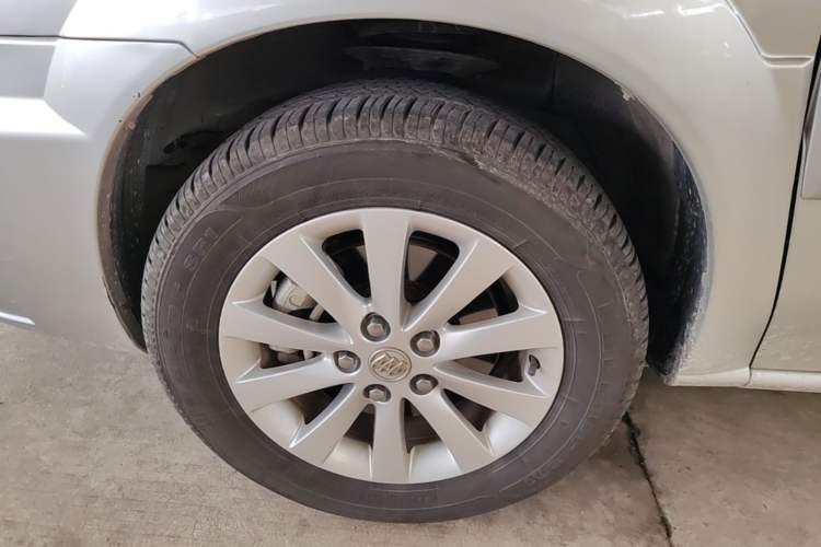 Used Buick GL8 2014 2.4L Classic Edition Left Front Wheel Hub