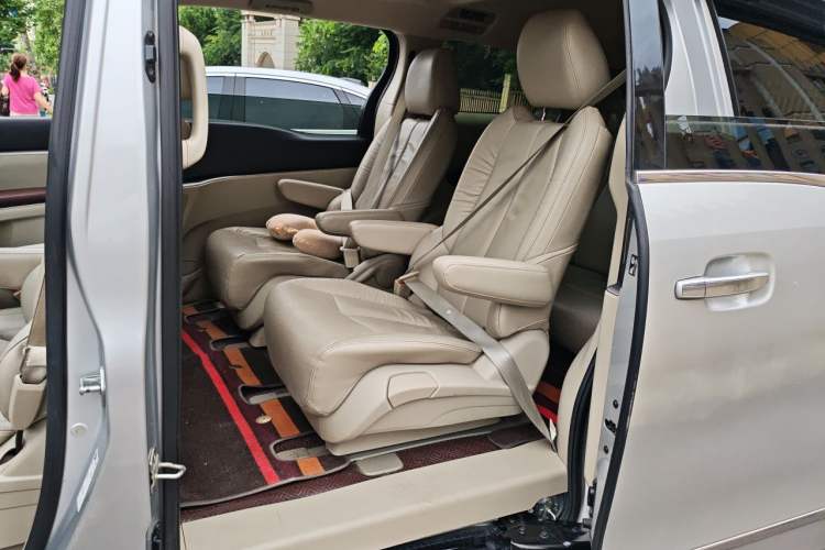 Used Buick GL8 2014 3.0L GT Luxury Business Haoya Edition Left Rear Seat