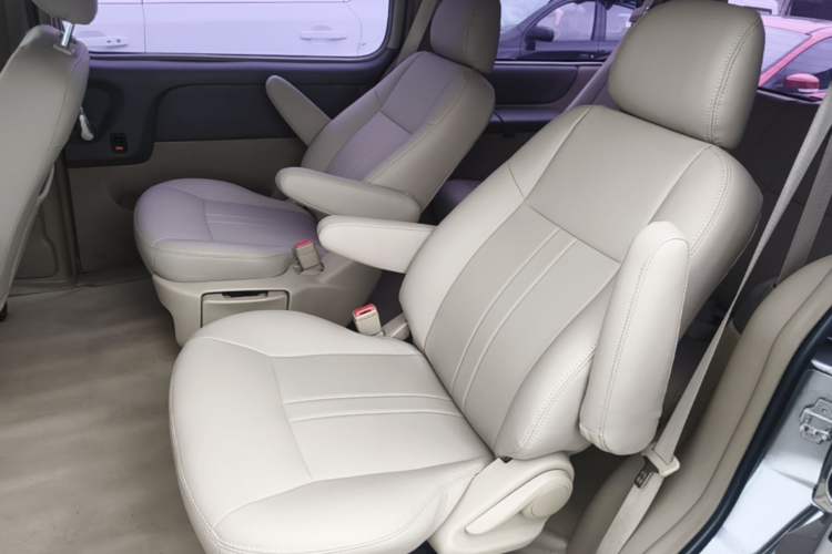 Used Buick GL8 2014 2.4L Classic Edition Left Rear Seat