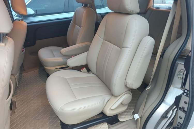 Used Buick GL8 2014 2.4L Executive Edition Left Rear Seat