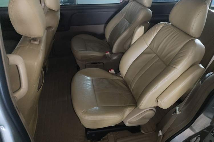 Used Buick GL8 2014 2.4L Classic Edition Left Rear Seat
