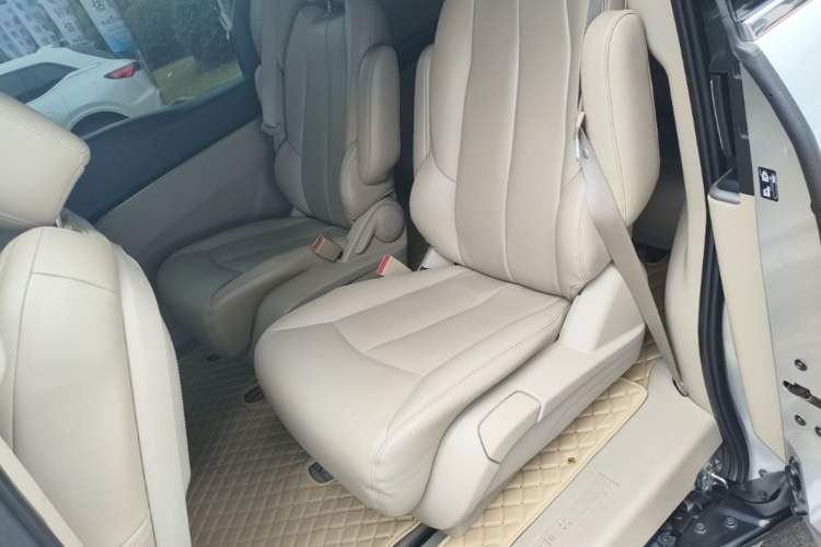 Used Buick GL8 2014 2.4L LT Luxury Business Executive Edition Left Rear Seat