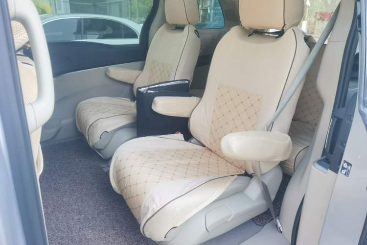 Used Buick GL8 2014 2.4L LT Luxury Business Executive Edition Left Rear Seat
