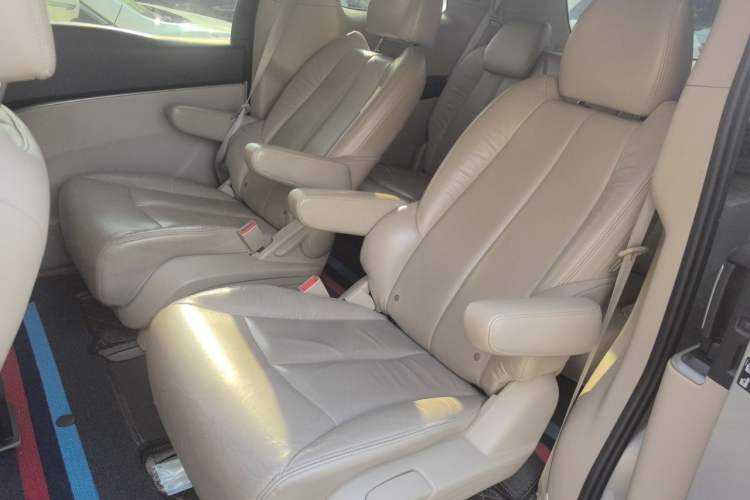 Used Buick GL8 2014 2.4L LT Luxury Business Executive Edition Left Rear Seat