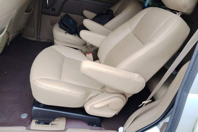 Used Buick GL8 2014 2.4L Classic Edition Left Rear Seat