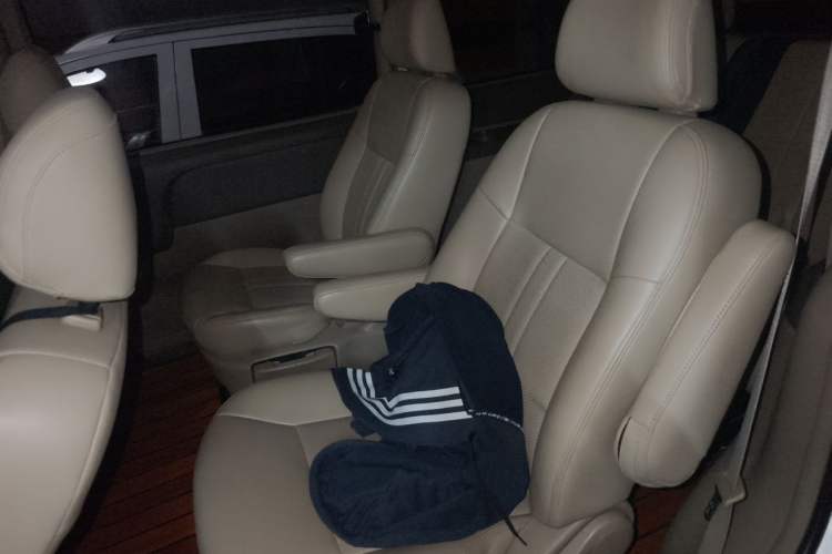 Used Buick GL8 2014 2.4L Classic Edition Left Rear Seat