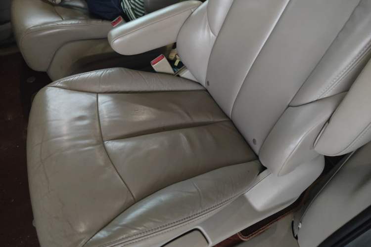 Used Buick GL8 2014 2.4L LT Luxury Business Executive Edition Left Rear Seat