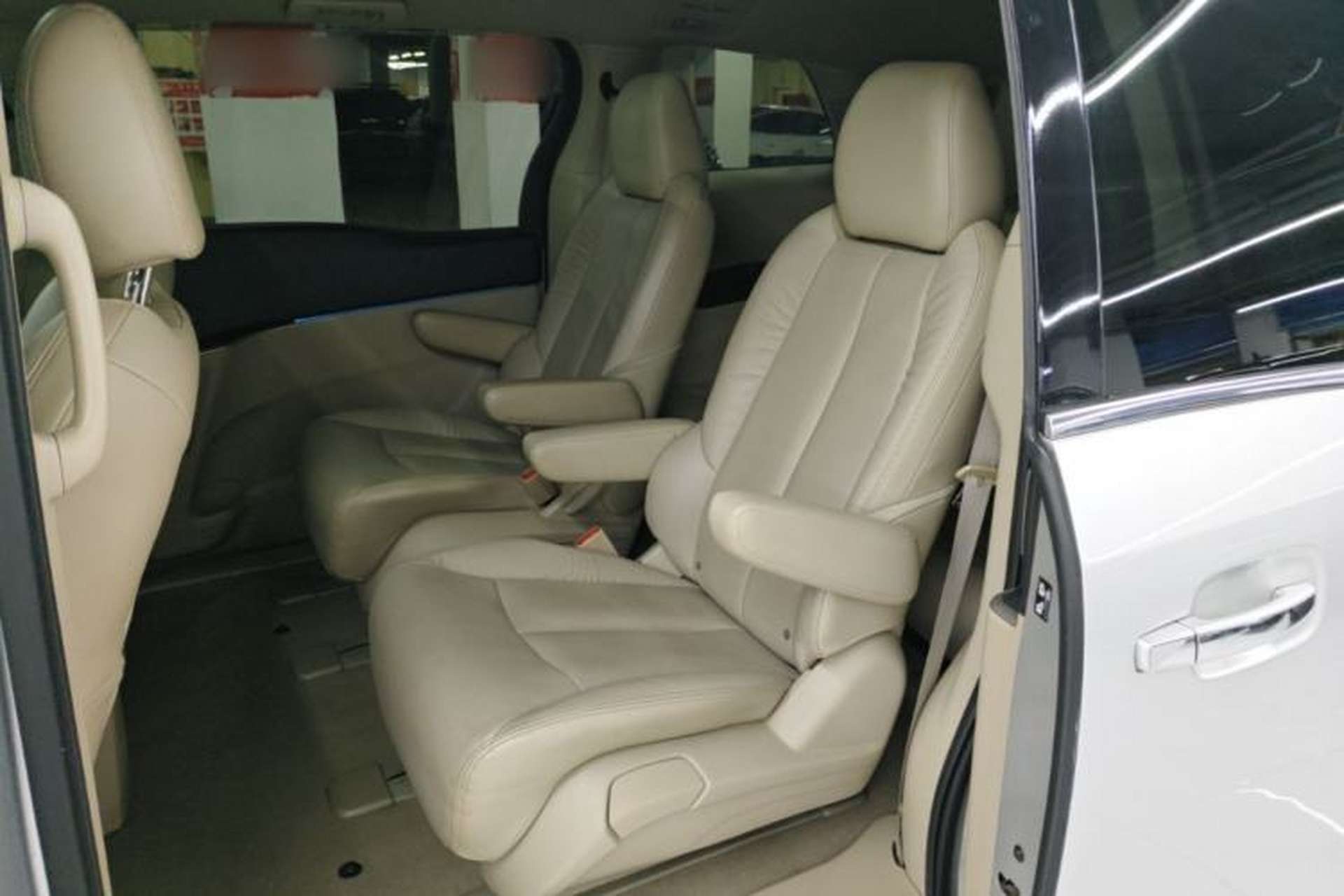 Used Buick GL8 2014 3.0L GT Luxury Business Haoya Edition Left Rear Seat