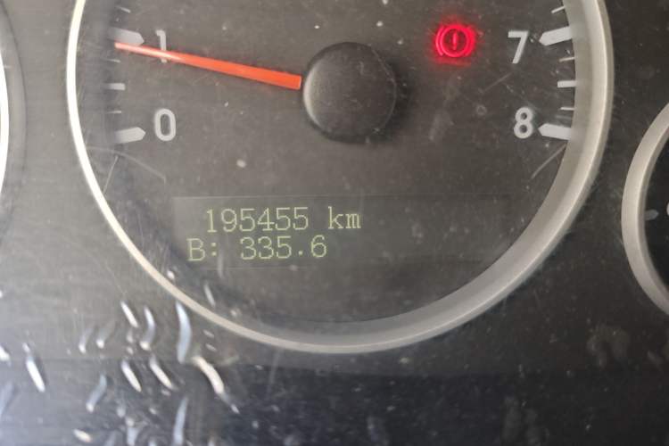 Used Buick GL8 2014 2.4L Classic Edition Odometer Close Up
